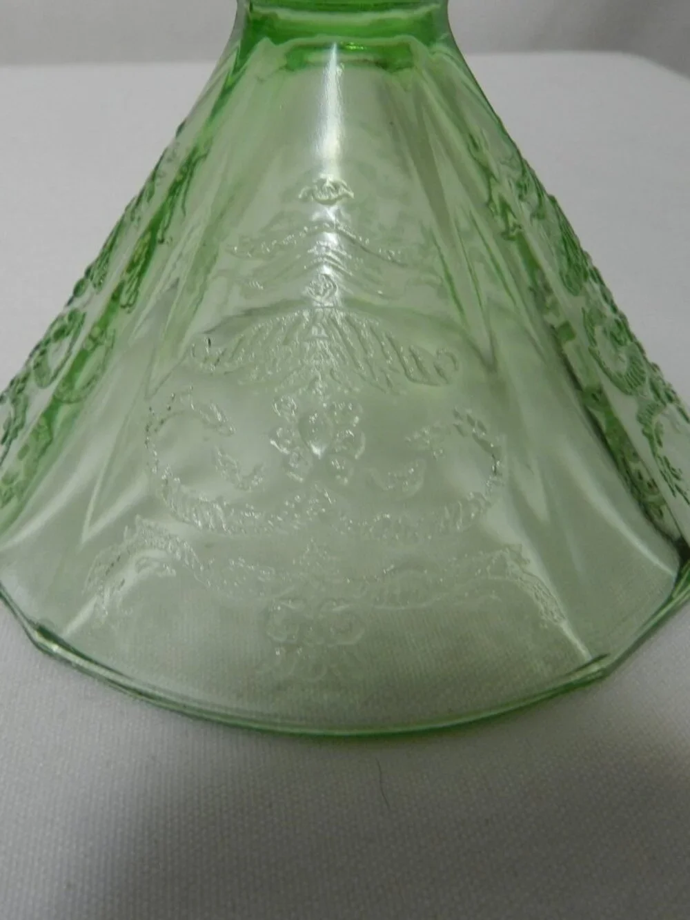 Federal Glass Madrid Vintage Depression Green Cone Shaped Footed bowl Set 4